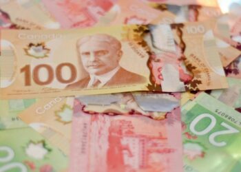 Canadians worry about finances more than health, survey finds