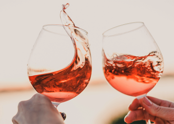 9 of the Best Non-Alcoholic Wines For 2023