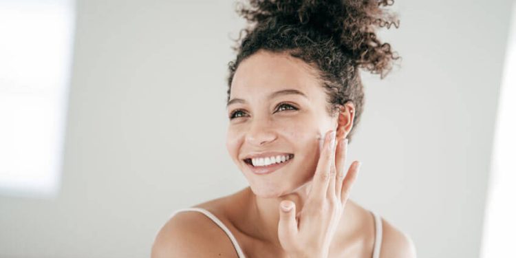 Bakuchiol: What Is This Retinol Alternative?