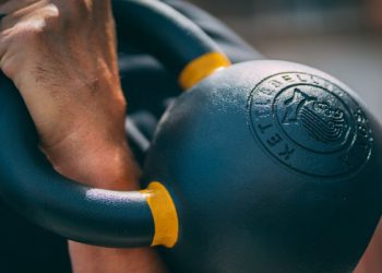 How to Choose the Right Kettlebell Weight