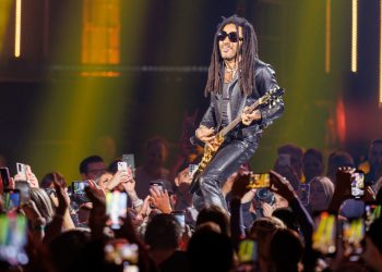 Lenny Kravitz Shows Off Chiseled Physique at 59 in New Video