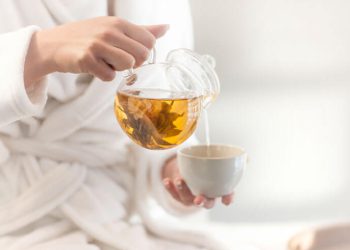 Tea In Skin Care: 7 Types For A Healthy Complexion