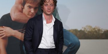 Jeremy Allen White ‘Didn’t Want to Stand Near’ Zac Efron in New Film